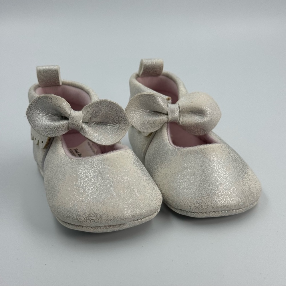 First Steps Crib Shoes Silver Shimmer With Bows Style is Stepping Stones Size 1
